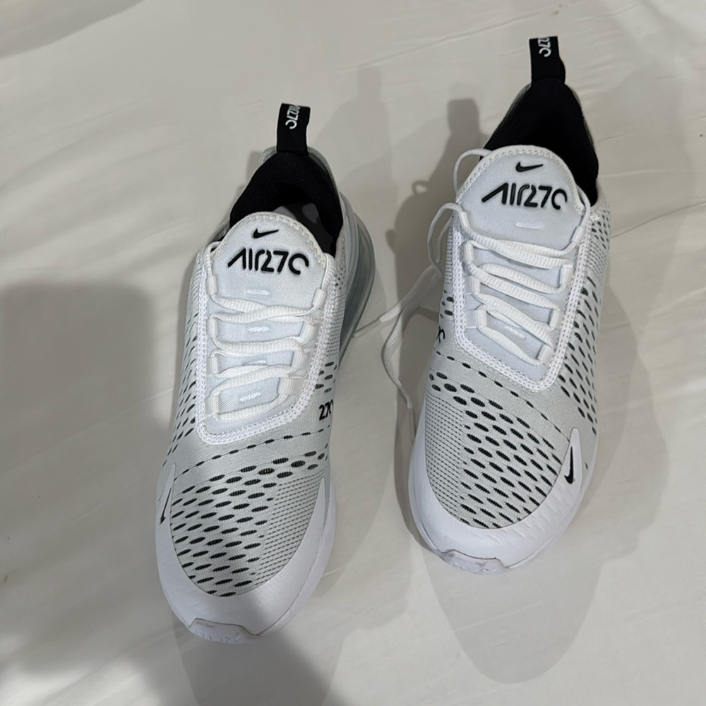 NEW Nike air 270